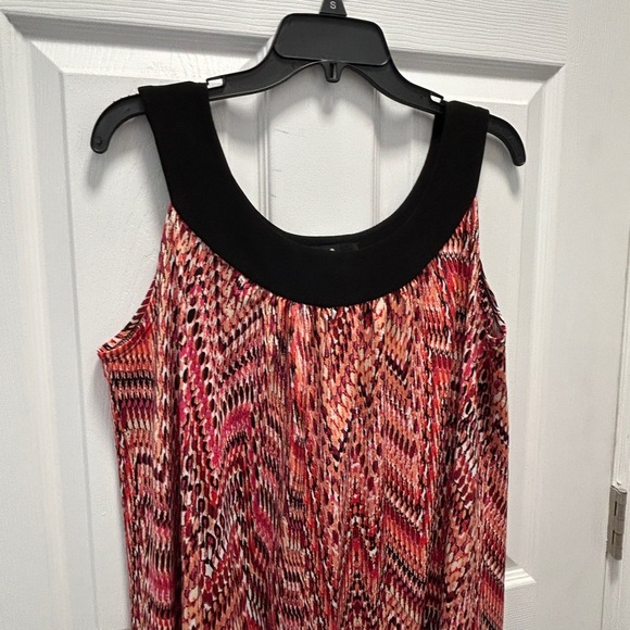 Ronni Nicole Red and Black Sleeveless Tank Top - Picture 2 of 6